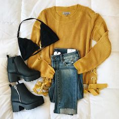 LIKE 2 HAVE IT - bellexo - Esila Boots+ Gracie Jeans + Annette Sweater + Alisa Bralette 😍✨ Www.bellexo.com🍂 California Fashion, Closet Goals, Winter Mode, Grunge Style, Fashion Aesthetic, Korean Outfits, Fashion 2017, Teen Fashion Outfits, Rock Style