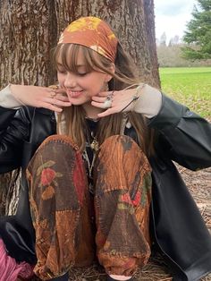 Hippie Girl Outfits, Hippie Girl Aesthetic, Hippie Style Outfits, Looks Hippie, Hippie Lifestyle, Aesthetic Clothing Stores, Hippie Aesthetic, Mode Hippie, Artsy Outfit