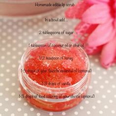 Lib Scrubs Diy, Diy Edible Lip Scrub, Homade Lipscrub, Lip Scrub Recipe Without Coconut Oil, Making Lip Scrub, How To Make Edible Lip Scrub, Home Made Lip Scrub Recipes, Lip Scrub Without Coconut Oil