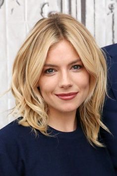 Sienna Miller Hair, Kids Bob Haircut, Bob Wavy, Sienna Miller, Blonde Bobs, Gray Hair, Bobs Haircuts