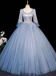 Have 2 various wear one with detachable long sleeves that include an elegant smoke at the shoulders that will certainly have you feeling like a princess. Wear this dress with or without the long cape for that added special detail. Knot Board, Long Sleeve Quinceanera Dresses, Elegant Sleeves, Long Cape, Quinceanera Dresses Blue, Green Tulle, Senior Prom Dresses, Exquisite Gowns, Modern Clothing