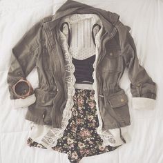 Weekend outfit inspo! #OOTD #Floral follow @Jazzyyhope Look Short, Hipster Fashion, Weekend Outfit, About Fashion, Looks Style, Spring Summer Outfits, Look Cool, Teen Fashion