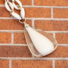 30 inch, Vintage White Plastic Beads Teardrop Necklace - W30 🤪 More Information 🤪 Important Details: Very light Material: Plastic Brand: NA Length: 30 inch Size: Please look at the last image for the item next to a ruler Teardrop Necklace, Plastic Beads, Ruler, Pendant Necklaces, White Vintage, Favorite Jewelry, Jewelry Necklace Pendant, Jewelry Necklaces, Accessory Gift