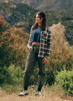 Your favorite Stretch Zion™ fabric meets an oversized jogger fit in these high-rise bottoms. Hiking Joggers Outfit, Cargo Joggers Outfits Women, Cargo Joggers Outfits, Jogger Pants Outfit Women, Spirit Jeans, Jogger Outfits, Hiking Joggers, Joggers Outfit Women, Outdoorsy Outfits