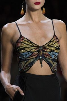 Butterfly Fashion, Naeem Khan, Butterfly Top, Moda Vintage, Looks Vintage, Fashion Details, Outfits Casuales, Fashion Week Spring, New Yorker