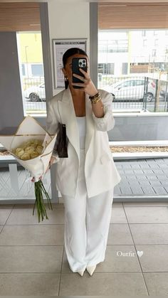 Blazer Blanc Outfit, Outfit Blazer Blanc, Ootd Classe, Outfit Blanc, Edgy Work Outfits, Ootd Chic, Mom Fits, Outfit Verano, Outfit Elegantes