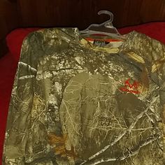 Realtree Camo Long Sleeve Shirt, Size Large Camo Long Sleeve Shirt, Camo Long Sleeve, Camo Tee, Realtree Camo, Thermal Long Sleeve, Hunting Shirts, Mens Long Sleeve Tee, Fishing Shirts, Henley Shirts