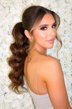 Peinados recogidos para xv años, peinados con coleta para 15 años, peinados quinceañera 2024 Ponytail Bridal Hair Veil, Hoco Updo Hairstyles Ponytail, Mexico Hairstyles, High Pony Wedding Hair, Pony Tailed Hairstyle, Bridesmaid Ponytail, Prom Ponytail Hairstyles, Wedding Ponytail Hairstyles, Long Ponytail Hairstyles