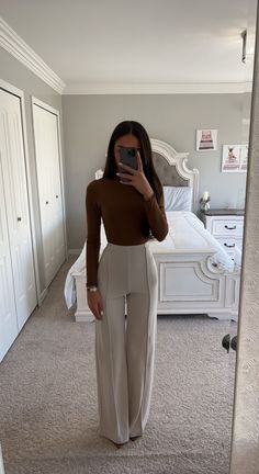 Mode Zara, Work Pants Women, Slacks For Women, Professional Outfits Women, Chique Outfits, Outfit Chic, Business Outfits Women, Business Casual Outfits For Work