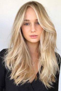 VON KURZ ZU LANG: TOP 15 HAARSCHNİTTE FÜR RUNDE GESICHTER Warm Blonde Hair, Neutral Blonde, Light Blonde Hair, Balayage Blonde, Warm Blonde, Blonde Hair Shades, Blonde Hair Inspiration, Blonde Hair Looks, Round Face Haircuts