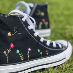 Boho Illustration, Converse Trainers, Custom Converse, Embroidery Shoes, Embroidered Shoes, Pola Sulam