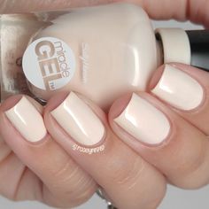 Beachy Neutral Nails, Cream Color Nails Gel, Cream Gel Nail Polish, Milky Cream Nails, Cream Nude Nails, Cream Nail Color, Cream Nails Acrylic, Cream Color Nails, Cream Gel Nails