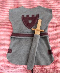 Costume Chevalier, Knight Costume, Last Minute Costumes, Diy Bebe, Kids Dress Up, Dress Up Outfits, Diy Hair Accessories, Diy Costumes, Sewing For Kids