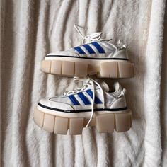 Brand: Beyonce Ivy Park X Adidas Rodeo Collection Year: 2021 Color: Beige/Blue/White Style: Transparent Chunky Rubber Sole Notes: Fits Small, I Had To Size Up (My Standard Size Is 7 W) Gently Worn On Occasion Received As A Gift Rare Find In This Size *Shoes Will Come In Original Box With Tag, Duster Bag, & Tissue Paper Beyonce Ivy Park, Ivy Park Beyonce, Adidas Ivy Park, Blue And White Style, Ivy Park, White Style, Beyonce, Tissue Paper, Rodeo