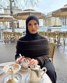 Hijab Brunch Outfit, Kishama Meridian Before, Central London Outfit, Paris Hijab Outfit, Turkey Ootd, Beret Hat Outfit, Paris Winter Outfits, Luxury Hijab, Chubby Style