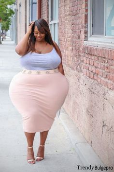 Plus Size Fashion Tips, Curvy Hips, Trendy Plus Size Fashion, Well Dressed Women, New Blog Post, Top Pants Set, Style And Grace