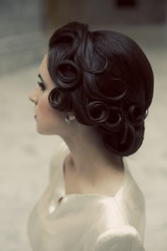 Vintage 40's Hairstyle: Pin Curls - Possible someday wedding hair... Sanggul Modern, Alexandra Breckenridge, Wedding Hairstyles For Long Hair, Wedding Hair And Makeup