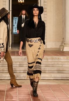 Spring Looks Ralph Lauren Looks, Western Glam, Spring 2023 Ready To Wear, Moda Country, 2023 Ready To Wear, Ralph Lauren Style, Western Chic, Ralph Lauren Collection, 가을 패션