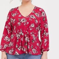 Torrid Red Pink Floral Georgette Tie Front Peplum Blouse. Plus Size 1 Nwt Questions? Leave A Comment Below! Chiffon Shirt Dress, Cape Blouse, Rayon Blouse, Lace Sleeve Top, Pointelle Sweater, Blouse Plus Size, High Low Blouse, Mock Neck Blouse, Blue Floral Blouse