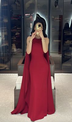 Soiree Dress, Classy Prom Dresses, Fancy Dresses Long, Prom Dress Inspiration, Designer Blouse Patterns, Elegant Dresses For Women, Gowns Of Elegance, Abayas Fashion