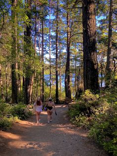 Friend Photos Aesthetic, Summer Camp Aesthetic, Aesthetic Friend, Aesthetic Camping, River Time, Lake Day, Country Summer, Photos Aesthetic, Cold Summer