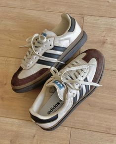 Trendy Shoes Sneakers Men Casual, Dr Shoes, Shoes 2023, Vintage Sneakers, Hype Shoes, Shoe Inspo, Looks Street Style, Aesthetic Shoes, Swag Shoes