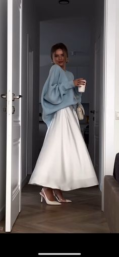 Cute Winter Church Outfits For Women, Luxury Classy Outfits, Wearing Dress In Winter, Quiet Luxury Women Outfit, 2024 Modest Fashion, Winter White Outfit Dressy, Romantic Feminine Style Outfits, Latin Mass Outfit, Feminine Chic Outfits