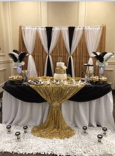 Diy Black And Gold Backdrop, Black White Gold Party Theme, Black And Gold Sweet 16 Decoration, Black And Gold Prom Decorations, Black And Gold Masquerade Party Decor, Masquerade Backdrop Ideas, Masquerade Table Decorations, Gold And Silver Birthday Decorations, Gatsby Masquerade Party