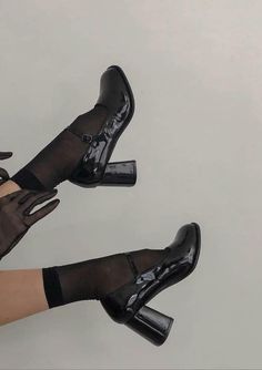 Shoes Heels Classy, Aesthetic Shoes, Pretty Shoes, Dream Shoes, Mary Jane Shoes, Strappy Heels, Look Cool, Cute Shoes