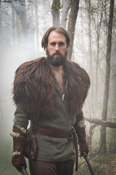 Join the FOTW Realm and get an instant 10% off code! http://eepurl.com/hrobtv Genuine Icelandic Sheepskin Mantles! Perfect for Viking reenactment and Medieval clothing. Beautiful all natural colors. Wool has amazing qualities with a truly historical look and feel. Choose your color range at checkout (pictures show examples, colors will vary). Choose your closure method, can either be hidden safety pins (secure front corners to your clothing on windy days) or add our Celtic Buckle leather strap. Raven Feather Mantle Viking Costume, Viking Fur Vest Crochet, Viking Fancy Dress Men, Viking Costume Ideas, Viking Cosplay, Costume Capes, Medieval Garb, Viking Reenactment, Viking Men