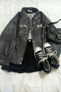 Masc Clothes Women, Bed With Wardrobe, Looks Street Style, Grunge Goth, 가을 패션