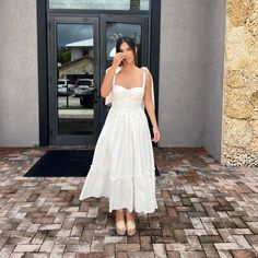 White Long Dress White Puff Sleeve Dress, White Long Dress, Long White Dress, Puff Sleeve Dress, Puffed Sleeves Dress, Sleeve Dress, Puff Sleeve, Long Dress, Colorful Dresses