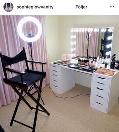 Make Up Studio Interior, Makeup Suite, Makeup Forever Hd Foundation, Make Up Studio, Room Studio, Beauty Room Decor