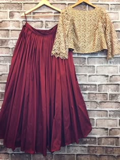 Golden Crop Top Lehenga, Red Skirt And Top Traditional, Plain Lehenga Designs, Golden Crop Top, Plain Lehenga, Designer Lehnga Choli, Skirt Indian, Choli Dress, Simple Lehenga