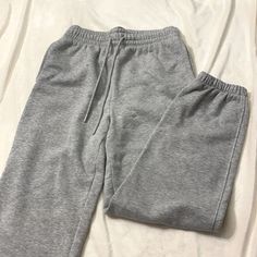 Size Small H&M Never Worn Yellow Sweatpants, Outfit Wishlist, H&m Sweatpants, Grey Sweats, Jogger Pants Casual, Green Joggers, Blue Joggers, Wide Leg Sweatpants, Womens Khakis