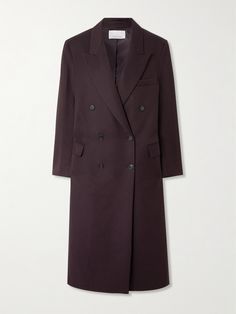 Modeled on classic tailoring, The Frankie Shop's 'Jane' coat has padded shoulders and sharp peak lapels. It's cut from twill in a double-breasted shape and hits just below the knee. Twill Coat, Classic Tailoring, The Frankie Shop, Tailored Coat, Frankie Shop, Maxi Coat, Fashion Trends Winter, Heritage Fashion, Winter Trends