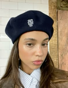 Beret Aesthetic Outfit, Fireflies Song, Beret Outfit, Street Vibes, Grave Of The Fireflies, Maria Isabel, Why Me, Angel Face, City Girl