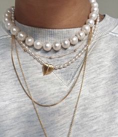 Pearl Necklace With Gold, Choker Necklace Handmade, White Pearl Necklace, Pearl Choker Necklace, Girly Jewelry, Pearl Choker, Mode Vintage, Necklace Handmade