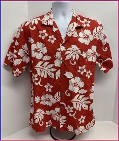 Alohawears Red White Floral Hawaiian Shirt Size Large 100% Cotton Machine Wash Made in Hawaii/USA Measurements: Shoulders: 20.5” Pit to Pit: 23.25” Length: 28.25” Item is pre-owned. It is recommended to wash before wearing. May have some signs of minor wear such as loose threads. No major damage as tears or holes. A great amazing Hawaiian Shirt that looks really great for any non formal occasion. Hawaiian Button Up, Outfits With Hawaiian Shirts, Hawaii Shirt Outfits Men, Hawaiian Shirt Outfit Mens, Hawaiian Shirt Aesthetic, Hawaii Shirt Style, Tropical Clothes, Hawian Shirt, Hawaii Clothes