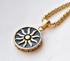 Sun Outfits Men, Gold Sun Design Necklace In Metal, Apollo Symbol, Afro Jewelry, Circle Jewelry, Cube Necklace, Necklace Mens