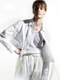 infinite-movement: “ Dylan Bell by Brendan Zhang for Fucking Young! ” Casual Chic Style, Top Photo, Fashion Stylist, New Model, Casual Chic, Chic Style, Looks Great, Lab Coat, Cashmere