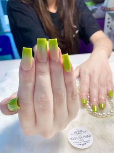 Classy Nail Art Ideas, Diamond Nail Art, New Nail Art Design, Nails Art Designs, Easter Nail Art, Red Acrylic Nails, Green Nail Designs, Cute Toe Nails, Beauty Nails Design