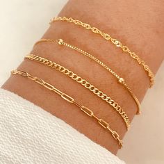 Braclets Gold, Delicate Gold Bracelet, Gold Bracelets Stacked, Dainty Gold Bracelet, Stack Bracelet, Jewelry Accessories Ideas, Jewelry Personalized, Bracelet Chain, Stacked Jewelry