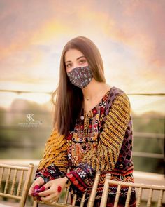 Status Aesthetic, Aesthetic Status, Beautiful Black Hair, Womens Trendy Dresses, Beautiful Pakistani Dresses, Aamir Khan, Stylish Dresses For Girls, Stylish Girl, Profile Picture