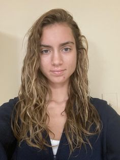 Beginner Routine Help... stringy and crunchy hair (Current Routine and Problems in comment) - ThorGift.com - If you like it please buy some from ThorGift.com Crunchy Hair, Bird Nest Hair, Wavy Hair, Curly Hair, Curly Hair Styles, Hair Styles, Hair