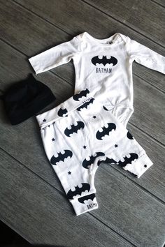 Baby Boy Newborn Outfits, Newborn Hospital Outfit Girl, Baby Boy Clothes Nike, Baby Boy Stuff, Baby Boy Outfits Newborn, Newborn Baby Boy Outfits, Newborn Baby Boy Clothes, Disney Baby Clothes