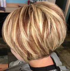 Blonde And Red Highlights, Pixie Hair Styles, Hair Color Flamboyage, Reddish Brown Hair Color, Color Trends 2017, Kort Bob, Blond Balayage, Red Highlights, Pixie Hair