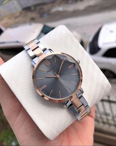 Watches Women Fashion Classy, Ladies Watches Luxury, Rado Watches Women, Trendy Watches Women Fashion, Elegant Watches Women, Cartier Watches Women, Watches Women Simple