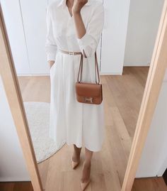 Spring Elegant Outfits, Minimal Stil, Linen Joggers, Elegant Outfits, Mode Casual, Spring Fashion Outfits, Fashion Capsule, Happy Mother