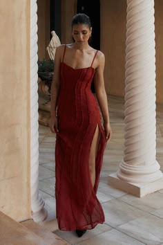 Day Wedding Outfit Guest, Elegant Ball Dresses, Ruffle Dress Outfit, Ruffle Prom Dress, Red Chiffon, Looks Party, Chiffon Maxi